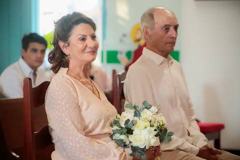 Bodas de Ouro em Praia do Forte-Ba,Registro Fotográfico de Renovação de Votos,Fotografia de Família, Histórias de Amor Duradouro,Celebração de 50 Anos de Casados, Cerimônia Intimista à Beira-Mar, Momentos Especiais Capturados em Imagens,WaldyrLantyer'