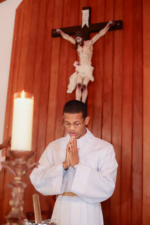 Bodas de Ouro em Praia do Forte-Ba,Registro Fotográfico de Renovação de Votos,Fotografia de Família, Histórias de Amor Duradouro,Celebração de 50 Anos de Casados, Cerimônia Intimista à Beira-Mar, Momentos Especiais Capturados em Imagens,WaldyrLantyer'
