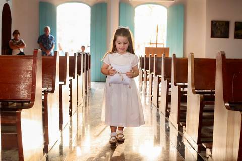 Bodas de Ouro em Praia do Forte-Ba,Registro Fotográfico de Renovação de Votos,Fotografia de Família, Histórias de Amor Duradouro,Celebração de 50 Anos de Casados, Cerimônia Intimista à Beira-Mar, Momentos Especiais Capturados em Imagens,WaldyrLantyer'