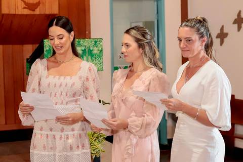 Bodas de Ouro em Praia do Forte-Ba,Registro Fotográfico de Renovação de Votos,Fotografia de Família, Histórias de Amor Duradouro,Celebração de 50 Anos de Casados, Cerimônia Intimista à Beira-Mar, Momentos Especiais Capturados em Imagens,WaldyrLantyer'