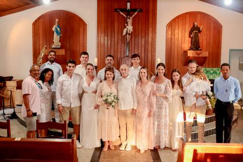 Bodas de Ouro em Praia do Forte-Ba,Registro Fotográfico de Renovação de Votos,Fotografia de Família, Histórias de Amor Duradouro,Celebração de 50 Anos de Casados, Cerimônia Intimista à Beira-Mar, Momentos Especiais Capturados em Imagens,WaldyrLantyer'