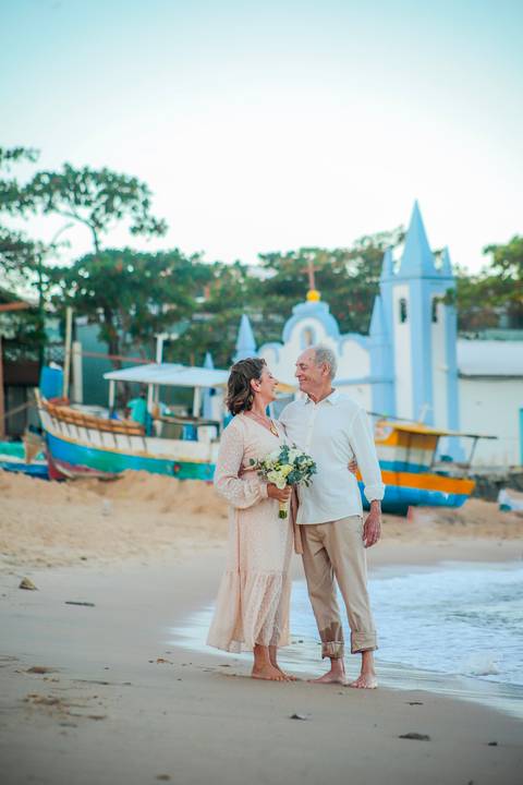 Bodas de Ouro em Praia do Forte-Ba,Registro Fotográfico de Renovação de Votos,Fotografia de Família, Histórias de Amor Duradouro,Celebração de 50 Anos de Casados, Cerimônia Intimista à Beira-Mar, Momentos Especiais Capturados em Imagens,WaldyrLantyer'