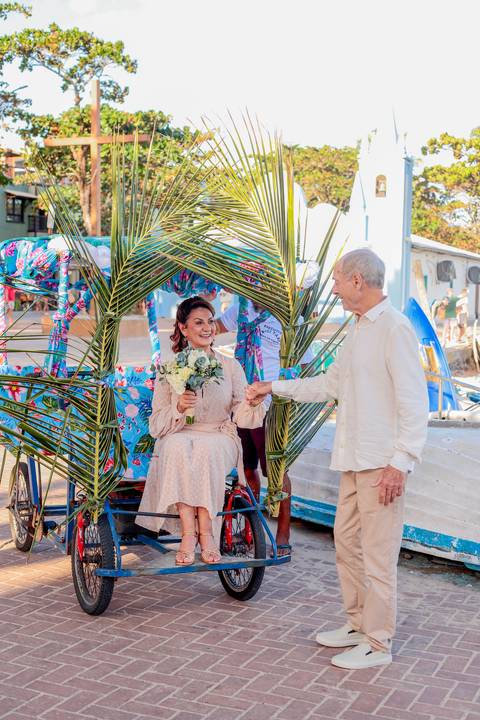 Bodas de Ouro em Praia do Forte-Ba,Registro Fotográfico de Renovação de Votos,Fotografia de Família, Histórias de Amor Duradouro,Celebração de 50 Anos de Casados, Cerimônia Intimista à Beira-Mar, Momentos Especiais Capturados em Imagens,WaldyrLantyer'