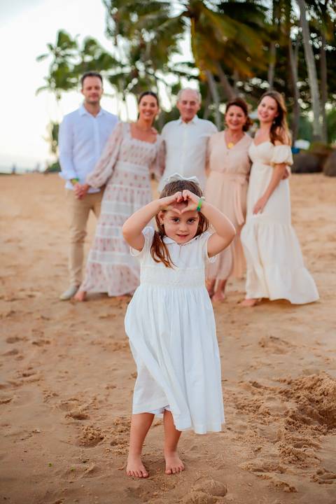 Bodas de Ouro em Praia do Forte-Ba,Registro Fotográfico de Renovação de Votos,Fotografia de Família, Histórias de Amor Duradouro,Celebração de 50 Anos de Casados, Cerimônia Intimista à Beira-Mar, Momentos Especiais Capturados em Imagens,WaldyrLantyer'