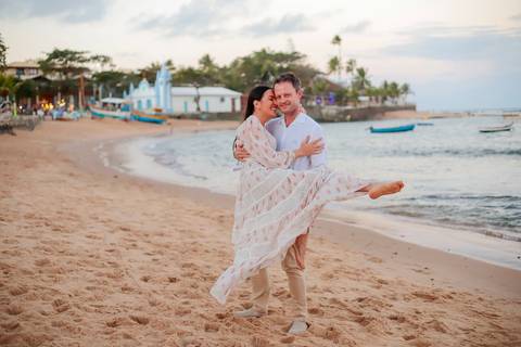 Bodas de Ouro em Praia do Forte-Ba,Registro Fotográfico de Renovação de Votos,Fotografia de Família, Histórias de Amor Duradouro,Celebração de 50 Anos de Casados, Cerimônia Intimista à Beira-Mar, Momentos Especiais Capturados em Imagens,WaldyrLantyer'