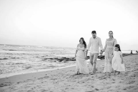 Bodas de Ouro em Praia do Forte-Ba,Registro Fotográfico de Renovação de Votos,Fotografia de Família, Histórias de Amor Duradouro,Celebração de 50 Anos de Casados, Cerimônia Intimista à Beira-Mar, Momentos Especiais Capturados em Imagens,WaldyrLantyer'