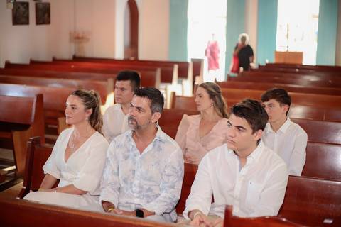 Bodas de Ouro em Praia do Forte-Ba,Registro Fotográfico de Renovação de Votos,Fotografia de Família, Histórias de Amor Duradouro,Celebração de 50 Anos de Casados, Cerimônia Intimista à Beira-Mar, Momentos Especiais Capturados em Imagens,WaldyrLantyer'