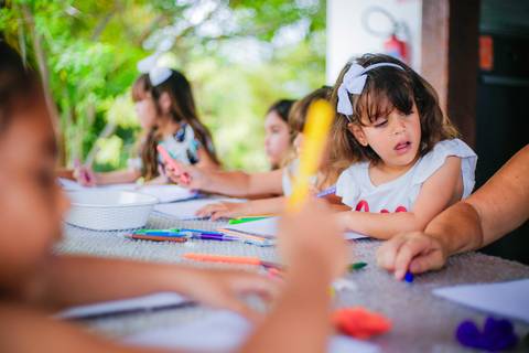 Descubra a magia de Praia do Forte, Bahia, um refúgio tropical para famílias com vínculos acadêmicos na prestigiada Villa Global em Salvador'