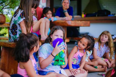 Explore a magia de Praia do Forte-Ba, um destino que encanta famílias conectadas à Villa Global em Salvador. Além de praias deslumbrantes, este paraíso oferece uma educação de padrão internacional, transformando cada dia em uma jornada de aprendizado e di'