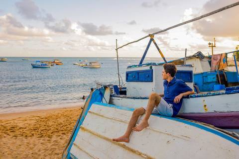 Família radiante em Praia do Forte: Ensaio emocionante sob o sol do verão de 2024, capturando a beleza única deste destino paradisíaco.'