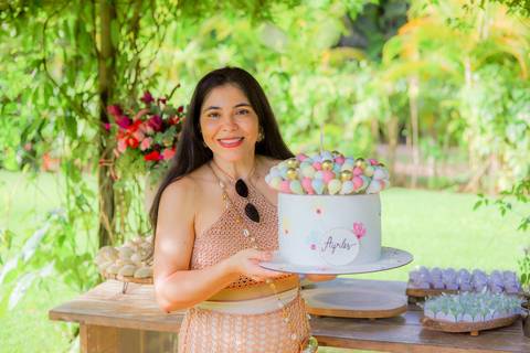 Jardim florido, sorrisos e abraços: uma tarde especial registrada com carinho e emoção em Guarajuba.'