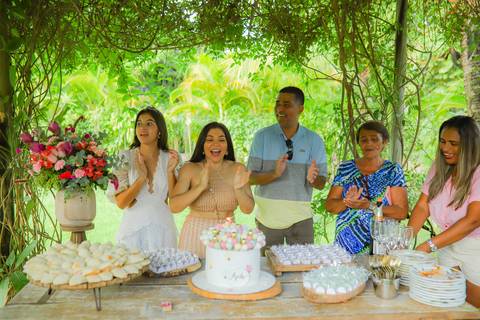 Celebrando a vida: Ayres eternizado em imagens repletas de significado e emoção em Guarajuba.'