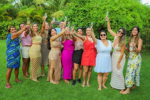 Registro sensitivo: uma tarde cheia de afeto em fotografias que capturam a essência de momentos especiais em Guarajuba.'