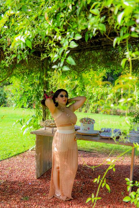 Jardim florido, sorrisos e abraços: uma tarde especial registrada com carinho e emoção em Guarajuba.'