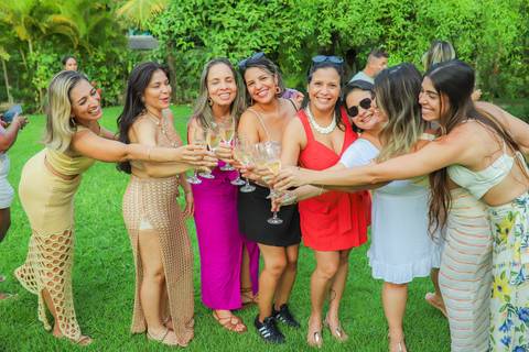 Registro sensitivo: uma tarde cheia de afeto em fotografias que capturam a essência de momentos especiais em Guarajuba.'