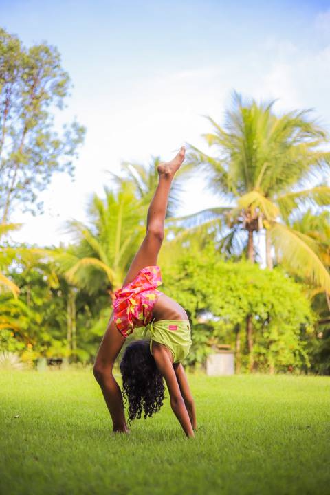Festa de primavera: momentos especiais e coloridos eternizados nas fotografias do aniversário de Ayres em Guarajuba.'