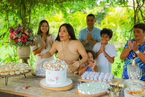 Celebrando a vida: Ayres eternizado em imagens repletas de significado e emoção em Guarajuba.'