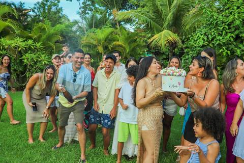 Registro sensitivo: uma tarde cheia de afeto em fotografias que capturam a essência de momentos especiais em Guarajuba.'
