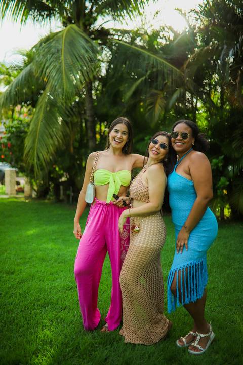 Registro sensitivo: uma tarde cheia de afeto em fotografias que capturam a essência de momentos especiais em Guarajuba.'