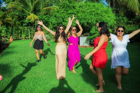 Aniversário animado: Lalinka Couto convida para um ensaio de pura emoção e celebração em Guarajuba.'