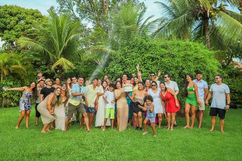 Registro sensitivo: uma tarde cheia de afeto em fotografias que capturam a essência de momentos especiais em Guarajuba.'