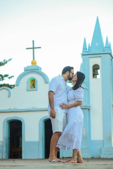 Momento mágico: Diogo surpreende Fernanda com um pedido de casamento ao pôr do sol em Praia do Forte. Amor e emoção capturados em cada clique.Momento mágico: Diogo surpreende Fernanda com um pedido de casamento ao pôr do sol em Praia do Forte. Amor e emoç'