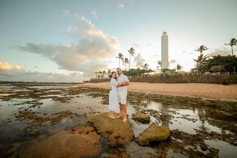 Surpresa em Praia do Forte:-Ba Diogo ajoelha-se para pedir a mão de Fernanda em casamento. Confira os detalhes desse momento especial. Foto da Hora por Waldyr Lantyer'