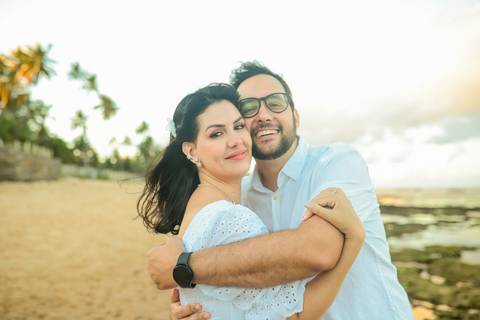 Surpresa em Praia do Forte:-Ba Diogo ajoelha-se para pedir a mão de Fernanda em casamento. Confira os detalhes desse momento especial. Foto da Hora por Waldyr Lantyer'