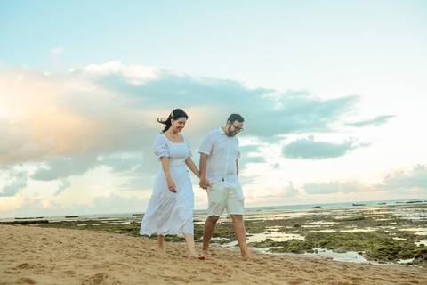 Surpresa em Praia do Forte:-Ba Diogo ajoelha-se para pedir a mão de Fernanda em casamento. Confira os detalhes desse momento especial. Foto da Hora por Waldyr Lantyer'