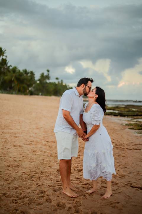 Romance na Bahia: Pedido de casamento surpresa de Diogo para Fernanda em um ensaio fotográfico encantador. Emoção e amor eternizados. Praia do Forte-Ba, Foto da Hora por Waldyr Lantyer'