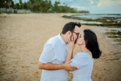 Romance na Bahia: Pedido de casamento surpresa de Diogo para Fernanda em um ensaio fotográfico encantador. Emoção e amor eternizados. Praia do Forte-Ba, Foto da Hora por Waldyr Lantyer'