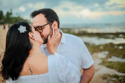 Amor à beira-mar: Diogo pede Fernanda em casamento em um cenário deslumbrante. Fotos que capturam a magia do momento. Praia do Forte-Ba, Foto da Hora por Waldyr Lantyer'