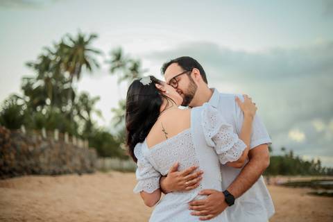 Amor à beira-mar: Diogo pede Fernanda em casamento em um cenário deslumbrante. Fotos que capturam a magia do momento. Praia do Forte-Ba, Foto da Hora por Waldyr Lantyer'