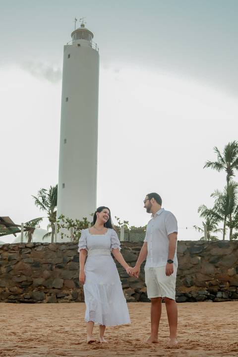Amor à beira-mar: Diogo pede Fernanda em casamento em um cenário deslumbrante. Fotos que capturam a magia do momento. Praia do Forte-Ba, Foto da Hora por Waldyr Lantyer'
