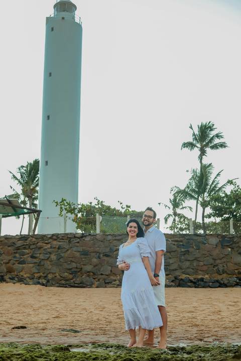 Noivado de conto de fadas: Veja como Diogo surpreendeu Fernanda com um pedido de casamento emocionante em Praia do Forte-Ba. Foto da hora por Waldyr Lantyer'