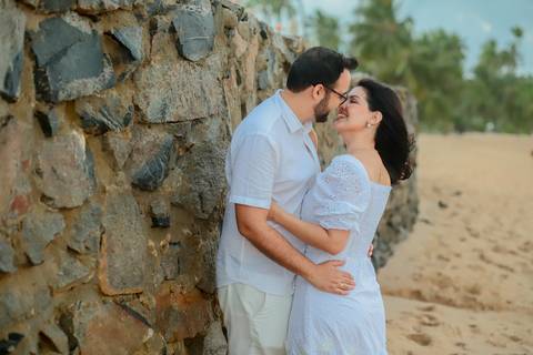 Noivado de conto de fadas: Veja como Diogo surpreendeu Fernanda com um pedido de casamento emocionante em Praia do Forte-Ba. Foto da hora por Waldyr Lantyer'
