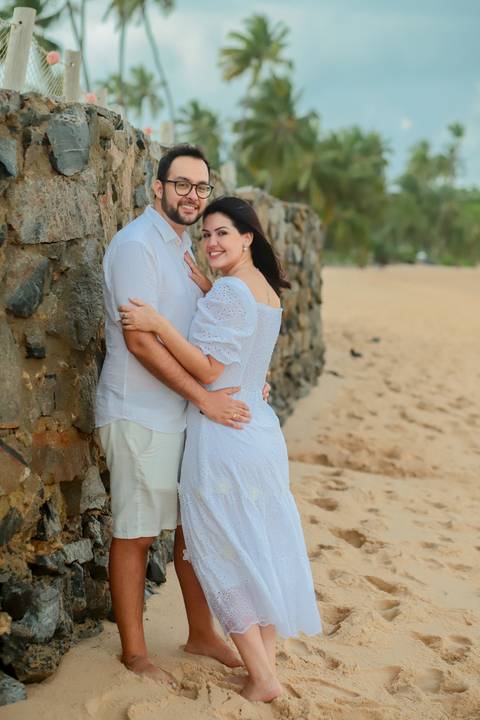 Noivado de conto de fadas: Veja como Diogo surpreendeu Fernanda com um pedido de casamento emocionante em Praia do Forte-Ba. Foto da hora por Waldyr Lantyer'