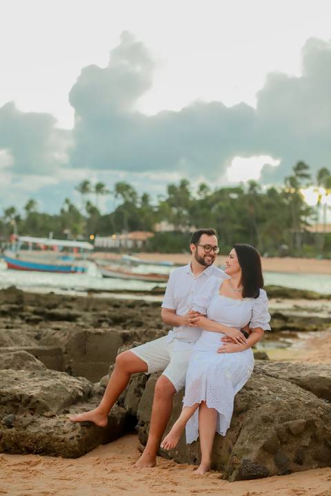 Noivado de conto de fadas: Veja como Diogo surpreendeu Fernanda com um pedido de casamento emocionante em Praia do Forte-Ba. Foto da hora por Waldyr Lantyer'