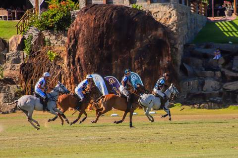 Do galopar dos cavalos aos gols decisivos, o V Torneio Polomar foi pura emoção no Polo Club. Fotos exclusivas disponíveis!'