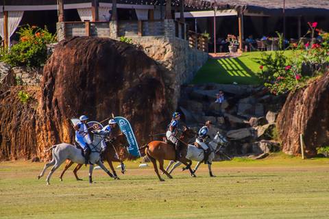 Do galopar dos cavalos aos gols decisivos, o V Torneio Polomar foi pura emoção no Polo Club. Fotos exclusivas disponíveis!'
