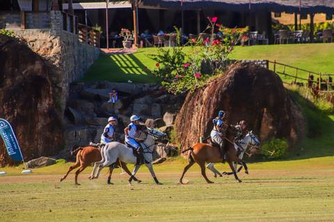 Do galopar dos cavalos aos gols decisivos, o V Torneio Polomar foi pura emoção no Polo Club. Fotos exclusivas disponíveis!'