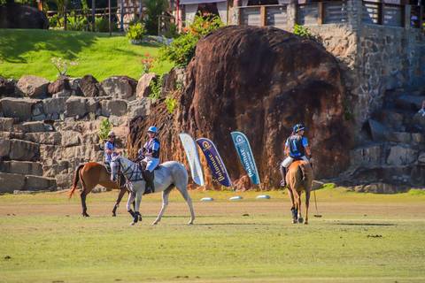 O V Torneio de Ano Novo Polomar trouxe emoção ao Polo Club em Praia do Forte. Um espetáculo de habilidade, estratégia e paixão pelo polo, esporte equestre de grande tradição.'