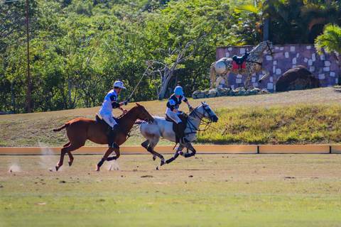 O V Torneio de Ano Novo Polomar trouxe emoção ao Polo Club em Praia do Forte. Um espetáculo de habilidade, estratégia e paixão pelo polo, esporte equestre de grande tradição.'