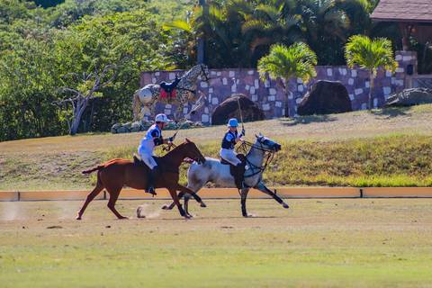O V Torneio de Ano Novo Polomar trouxe emoção ao Polo Club em Praia do Forte. Um espetáculo de habilidade, estratégia e paixão pelo polo, esporte equestre de grande tradição.'