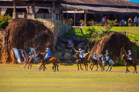 O Polo Club de Praia do Forte reuniu atletas e amantes do polo em um torneio inesquecível. Veja os destaques do V Torneio Polomar!'