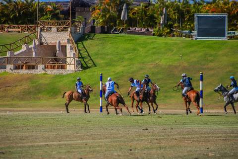 No coração de Praia do Forte, o V Torneio Polomar mostrou a essência do polo. Confira as melhores jogadas e momentos das partidas.'