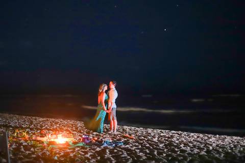 fotografia de casamento Praia do Forte, ensaio fotográfico pedido de casamento Bahia, fotos de casamento ao nascer da lua, fotógrafo em Praia do Forte Bahia, pedido de casamento surpresa na praia, ensaio romântico Praia do Forte, fotos de casal ao lado do'