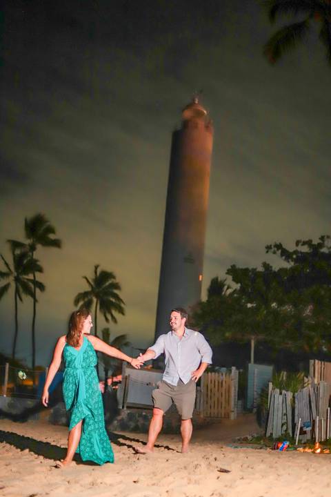 fotografia de casamento Praia do Forte, ensaio fotográfico pedido de casamento Bahia, fotos de casamento ao nascer da lua, fotógrafo em Praia do Forte Bahia, pedido de casamento surpresa na praia, ensaio romântico Praia do Forte, fotos de casal ao lado do'