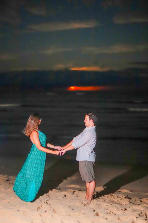 fotografia de casamento Praia do Forte, ensaio fotográfico pedido de casamento Bahia, fotos de casamento ao nascer da lua, fotógrafo em Praia do Forte Bahia, pedido de casamento surpresa na praia, ensaio romântico Praia do Forte, fotos de casal ao lado do'