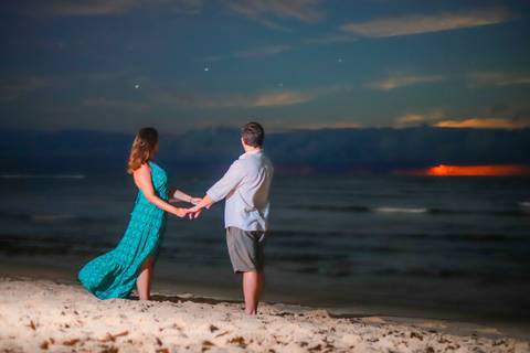 fotografia de casamento Praia do Forte, ensaio fotográfico pedido de casamento Bahia, fotos de casamento ao nascer da lua, fotógrafo em Praia do Forte Bahia, pedido de casamento surpresa na praia, ensaio romântico Praia do Forte, fotos de casal ao lado do'